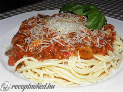 Milánói spagetti gyerekeknek tésztaformákkal