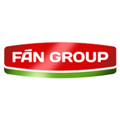Friss fenyőrügyek a fán