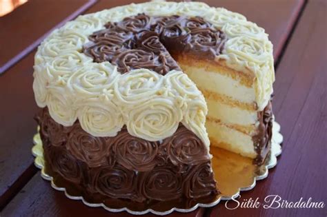 kész citromkrémes torta csokoládé rózsákkal