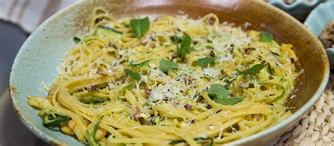 Linguine tészta húsgombócokkal és marinara szósszal