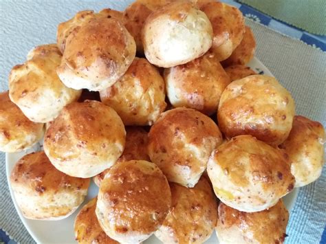 Frissen sült krumplis pogácsák