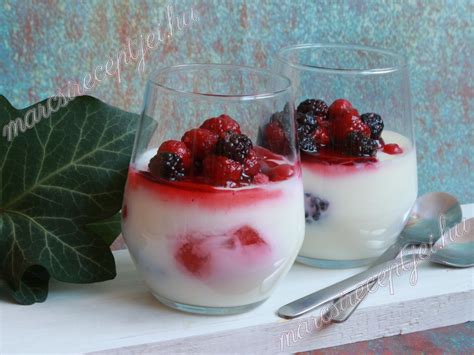 Tálka vanília puding friss bogyós gyümölcsökkel