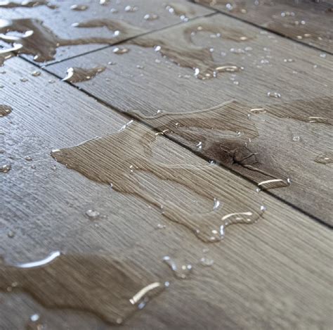 Vízálló laminált padló illesztésének metszete