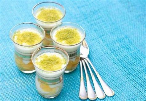 Többféle tojásmentes puding egy pohárban