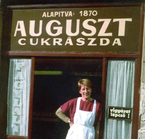 Auguszt cukrászda homlokzata