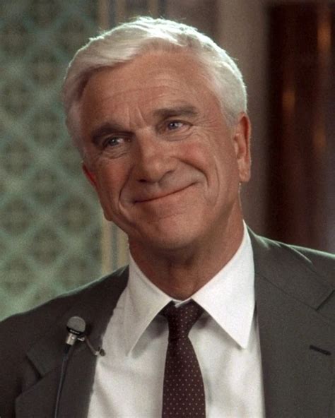 Egy fiatalabb Drebin hadnagy lehetséges ábrázolása