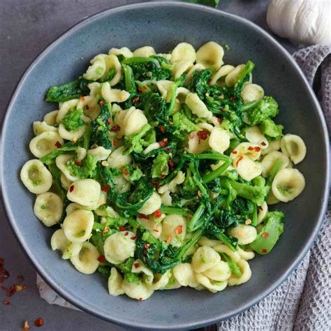 Orecchiette tészta cime di rape-val