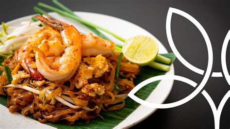 Színes thai ételek tálalva