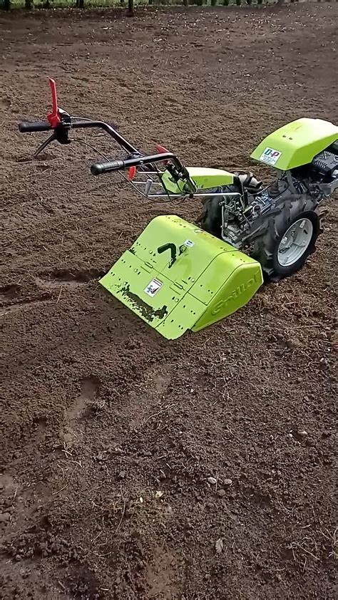 aprógép működés közben