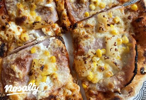 Frissen sült nápolyi pizza