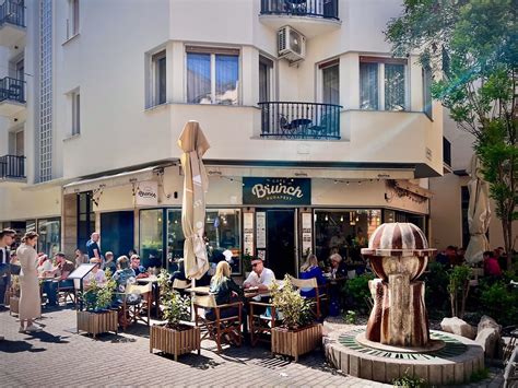 Cafe Brunch Budapest terasza reggelivel