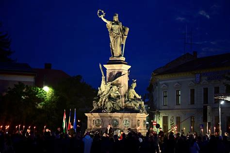 Szobor az ozorai győzelem emlékére