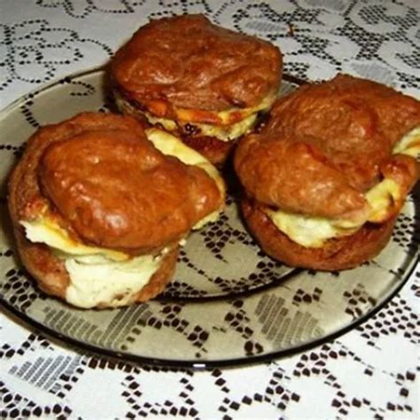 túrókrémmel töltött muffin belseje közelről