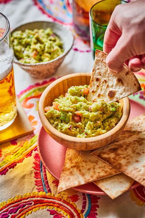 frissen elkészített guacamole mártogatós