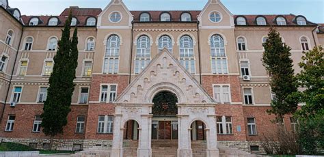A Pécsi Tudományegyetem Művészeti Karának épülete