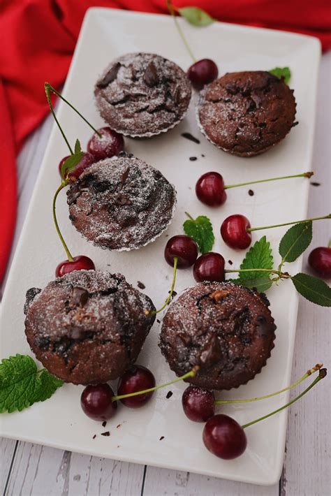 Kész vegán csokis meggyes muffinok