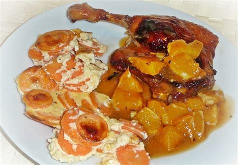 Narancsos kacsasült egyben, köretekkel