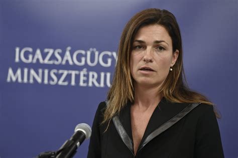 Varga Judit igazságügyi miniszter és Völner Pál, az Igazságügyi Minisztérium parlamenti államtitkára az Országgyűlés plenáris ülésén