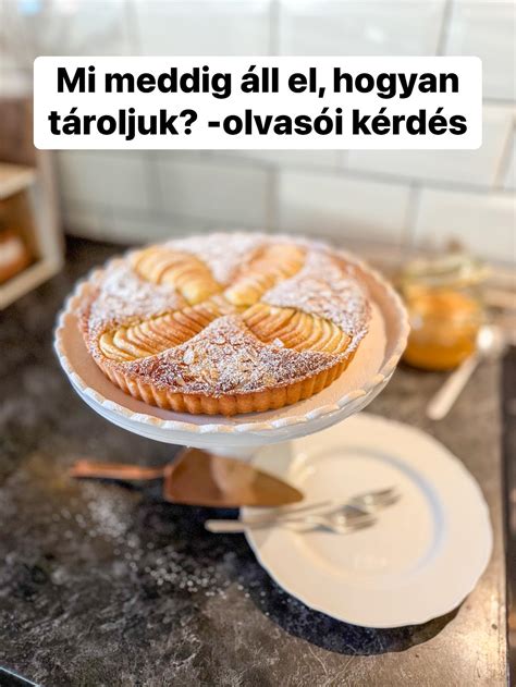 Frissen sült kekszek és sütemények látványa