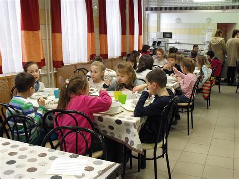 Iskolai ebédlő