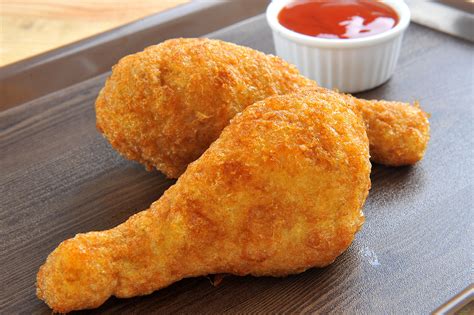 Szezámmagos rántott csirkecomb tepsiben