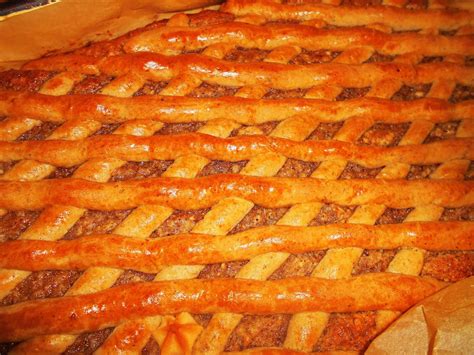 Rácsos linzer sütemény