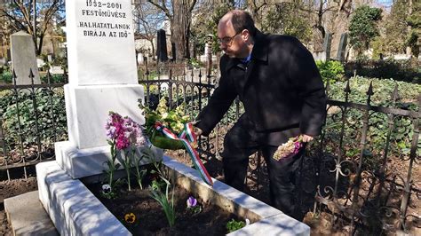 Berki Viola egyik köztéri alkotása