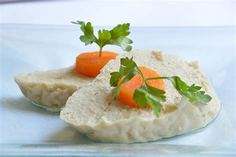 Gefilte fis tálalva