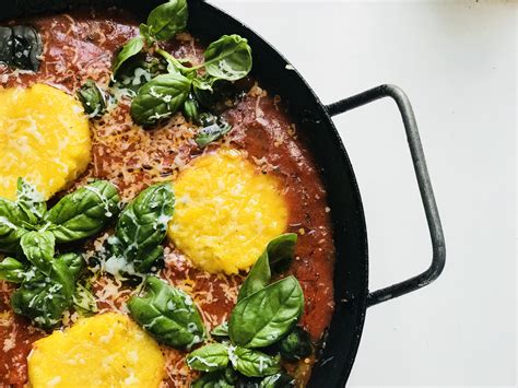 Polenta korongok sütés közben