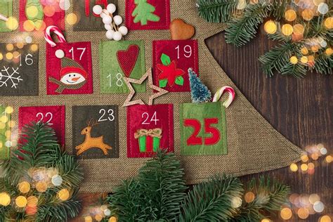 Adventi kalendárium asztalon