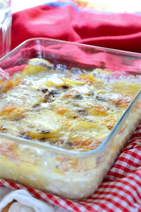 Gratin burgonya baconnel és sajttal
