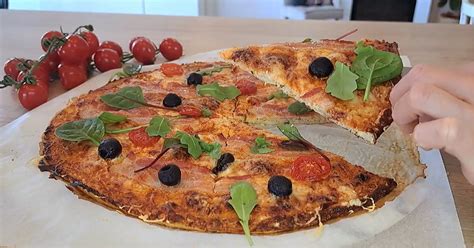 Tálalt pizza