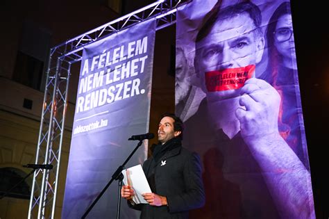 Adakozás és szolidaritás szimbóluma