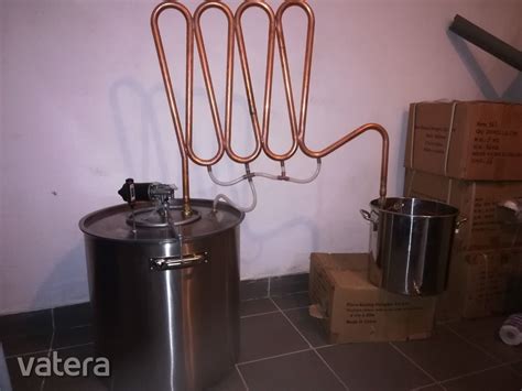 Pálinkafőző lepárlás közben