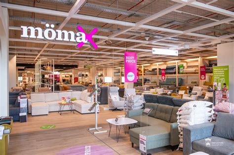 Mömax áruház külseje és belső tere