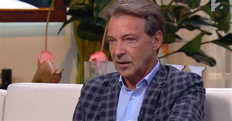 Hajas László portréja fodrászati eszközökkel