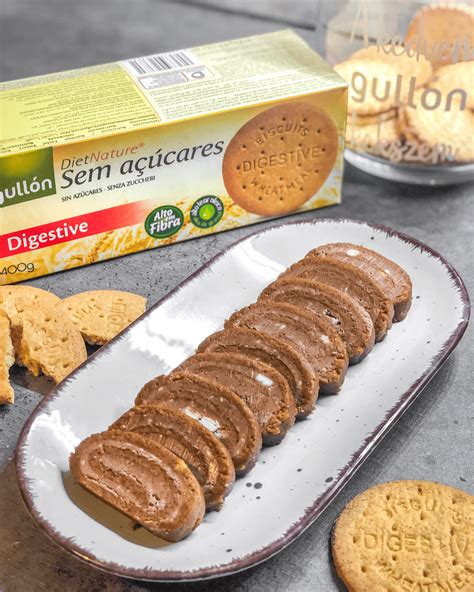 Gullón logó és kekszek