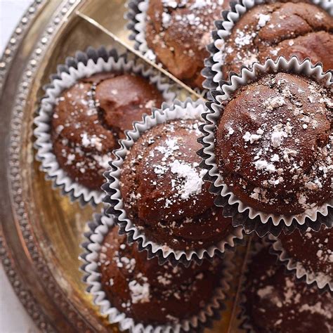 Kakaós muffinok állatos kekszekkel