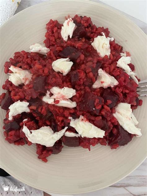 tányér sült céklás-kecskesajtos rizottóval