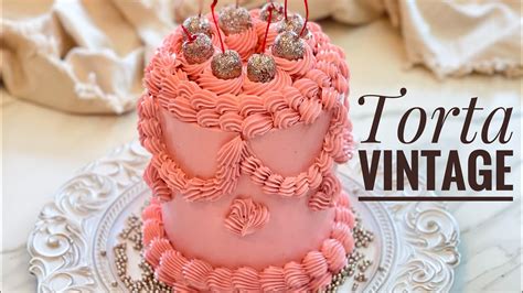 Vintage torta díszítéssel