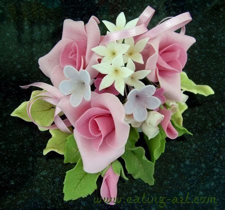 Marcipánból készült vintage tortadíszek