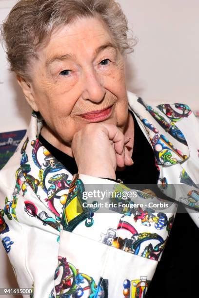 M.C. Beaton portréja