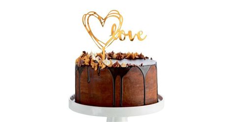 nyomdázott torta arany szív mintákkal