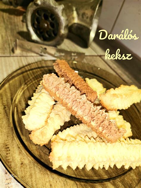 Különböző lisztek és sütési hozzávalók