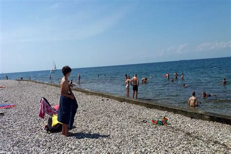 Batumi tengerpartja és kavicsos strandja