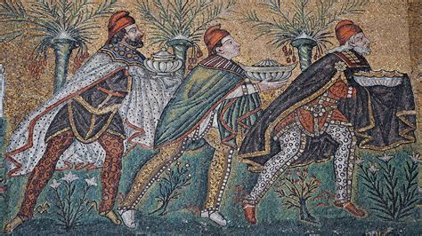 A vízkereszt ünnepéhez kapcsolódó tradicionális sütemények és a háromkirályok alakja