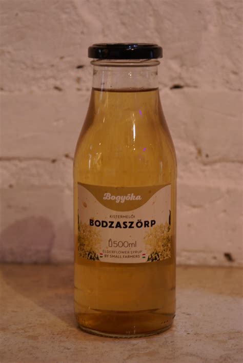 bodzaszörp üvegben