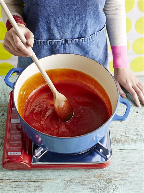 Szilva-ketchup készítése passzírozással