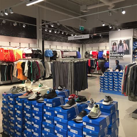 Az M3 Outlet bejárata