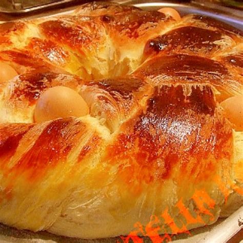 Húsvéti kalács különböző ízesítésekkel (mazsolás, sós, natúr)